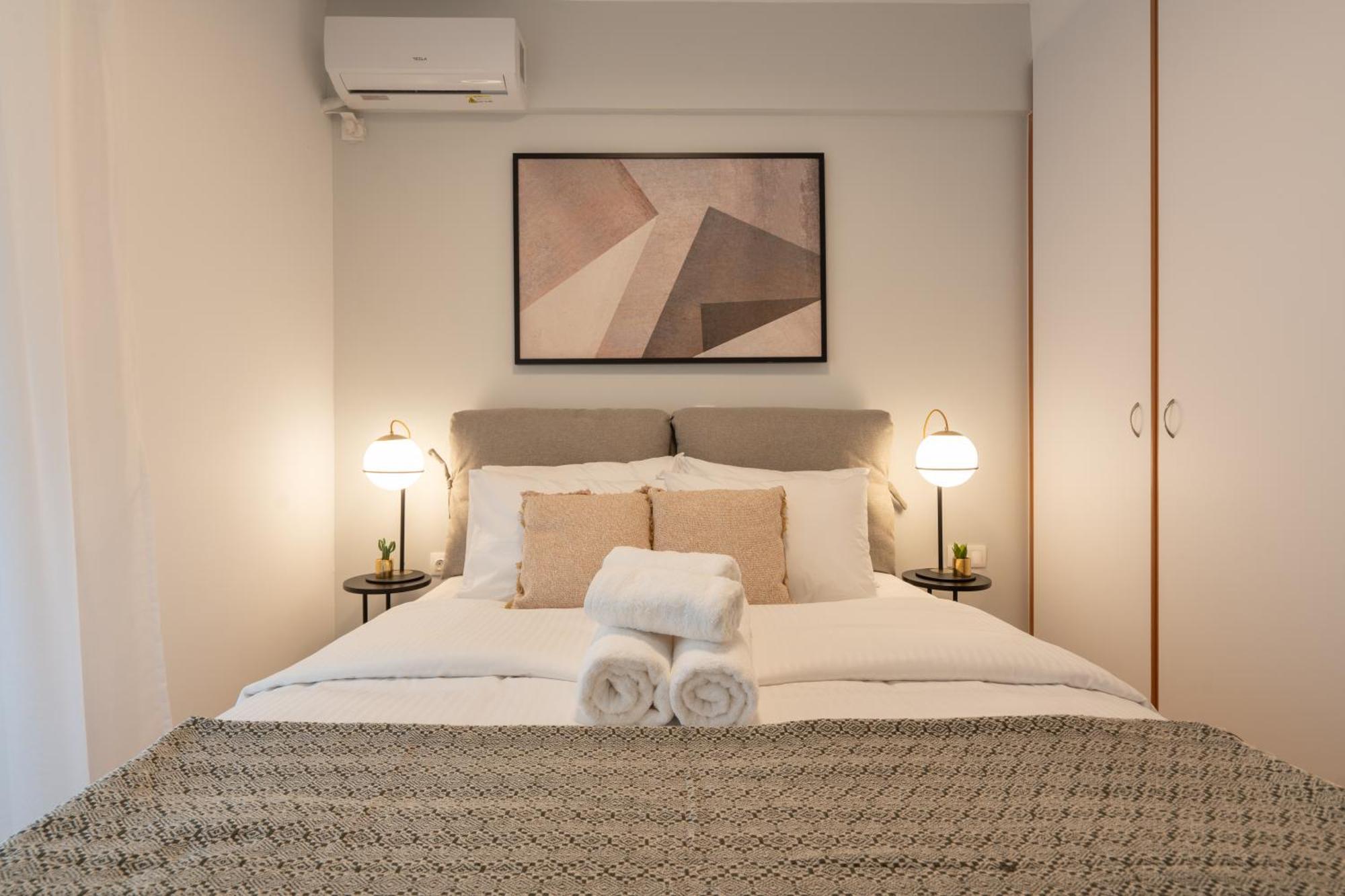 Chic And Lavish In * Athènes