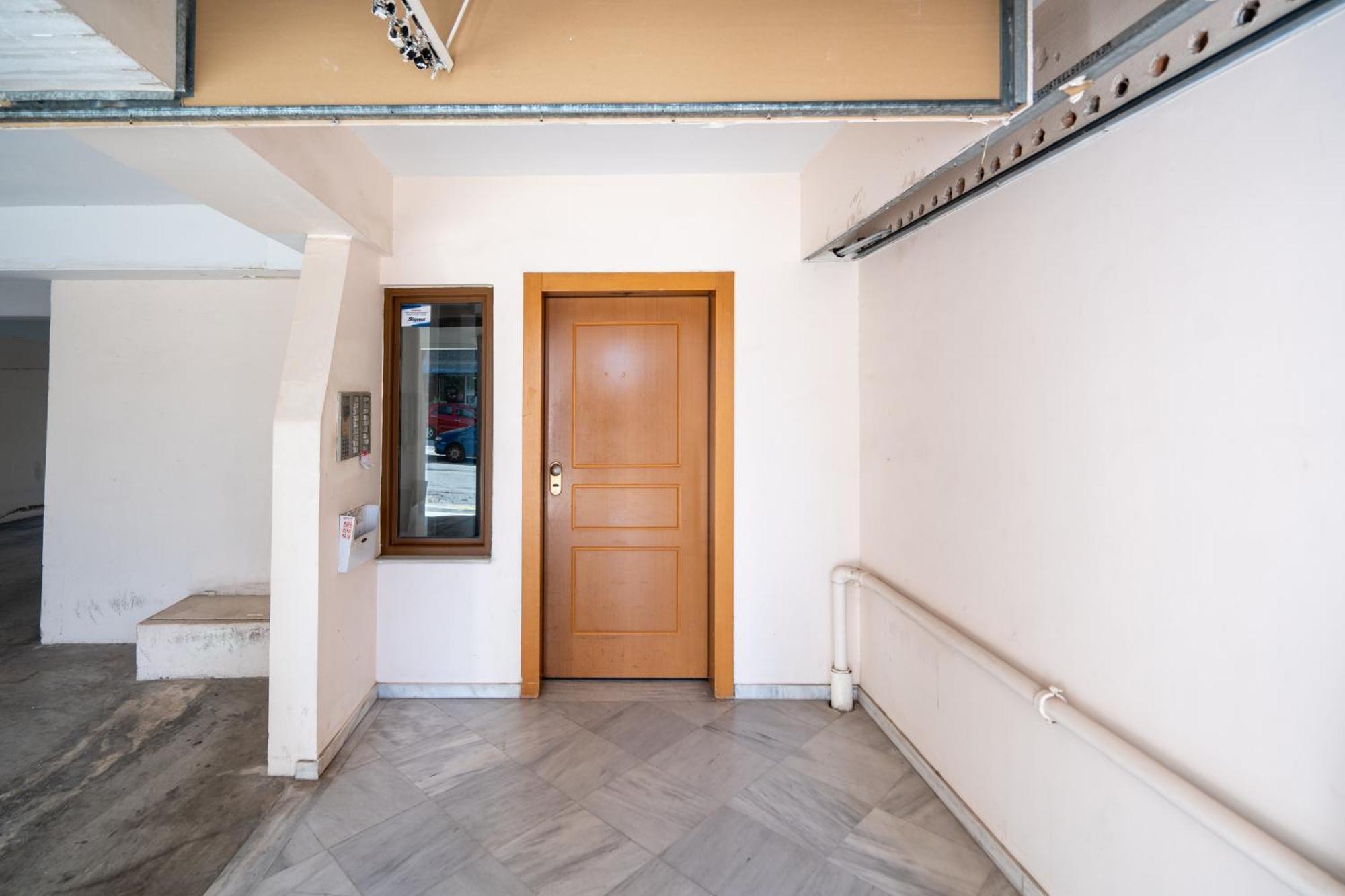 Chic And Lavish In Appartement