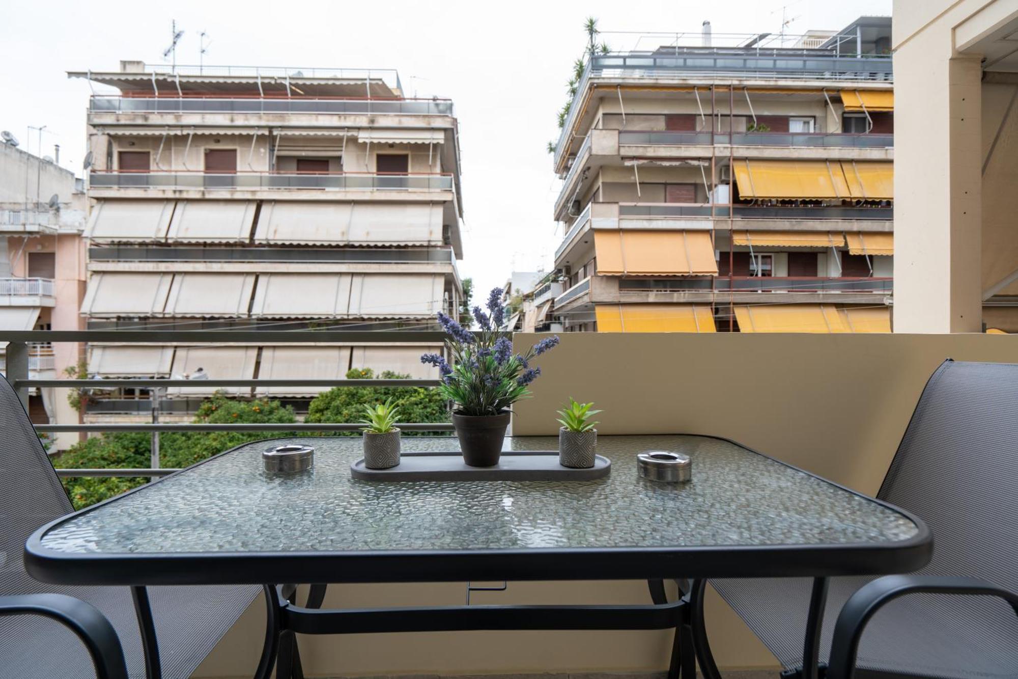 Chic And Lavish In Appartement *